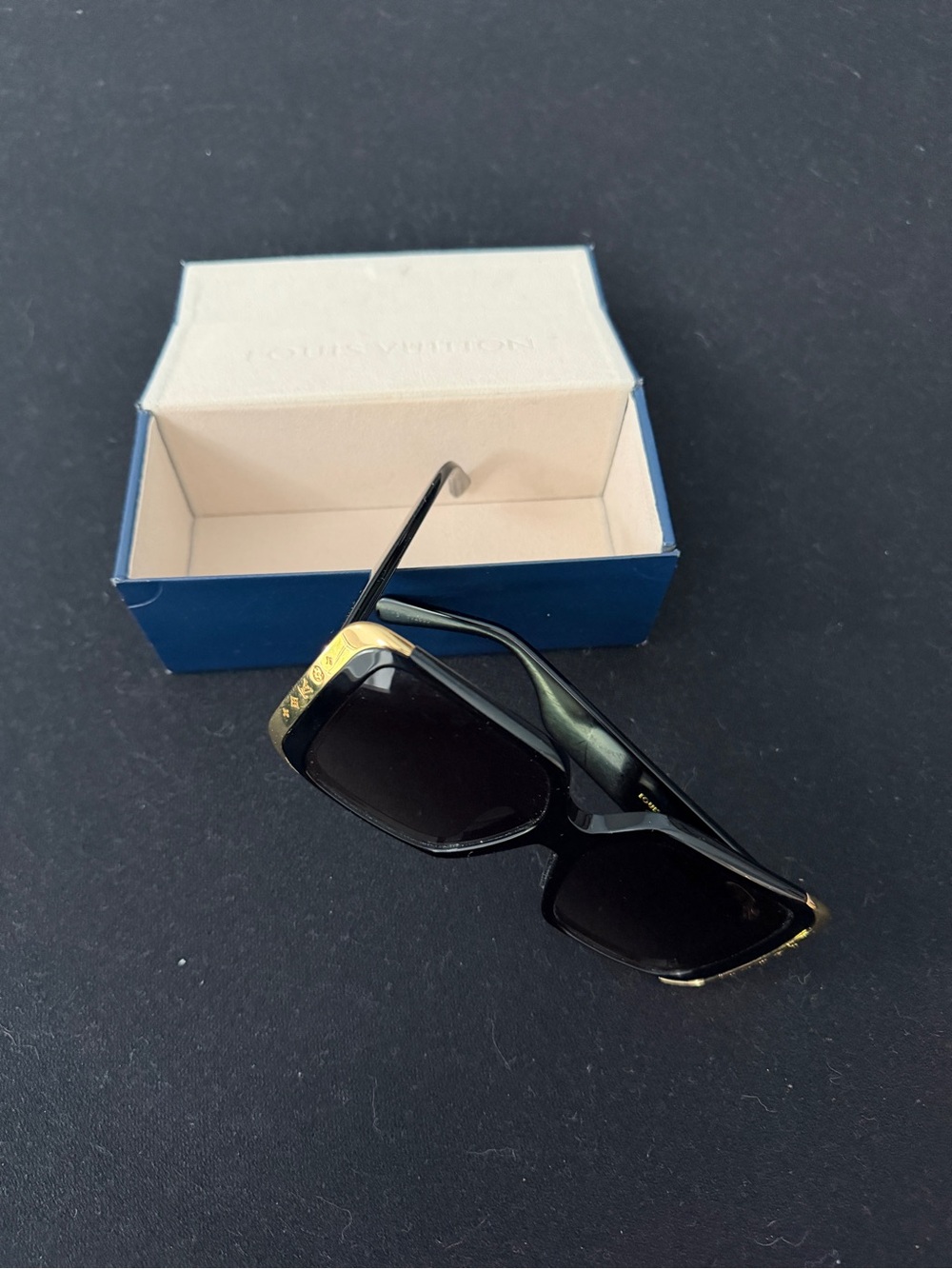 Louis Vuitton Black and Gold Square Gradient Sunglasses - Picture 4 of 13